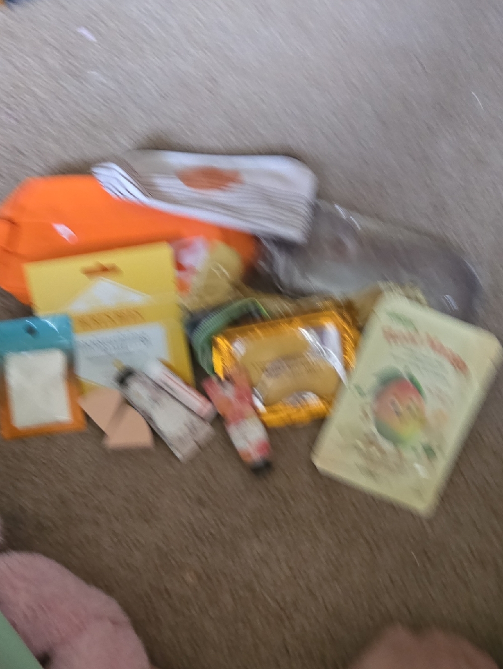 Self Care Femine Bundle Lip Mask Bath Salts Eye Mask And Cover And Cosmetic B4